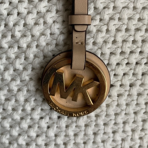 MICHAEL Michael Kors Key Fob Chain‎ Bag Charm (Clip) Medallion, Gold MK Logo - Picture 2 of 4